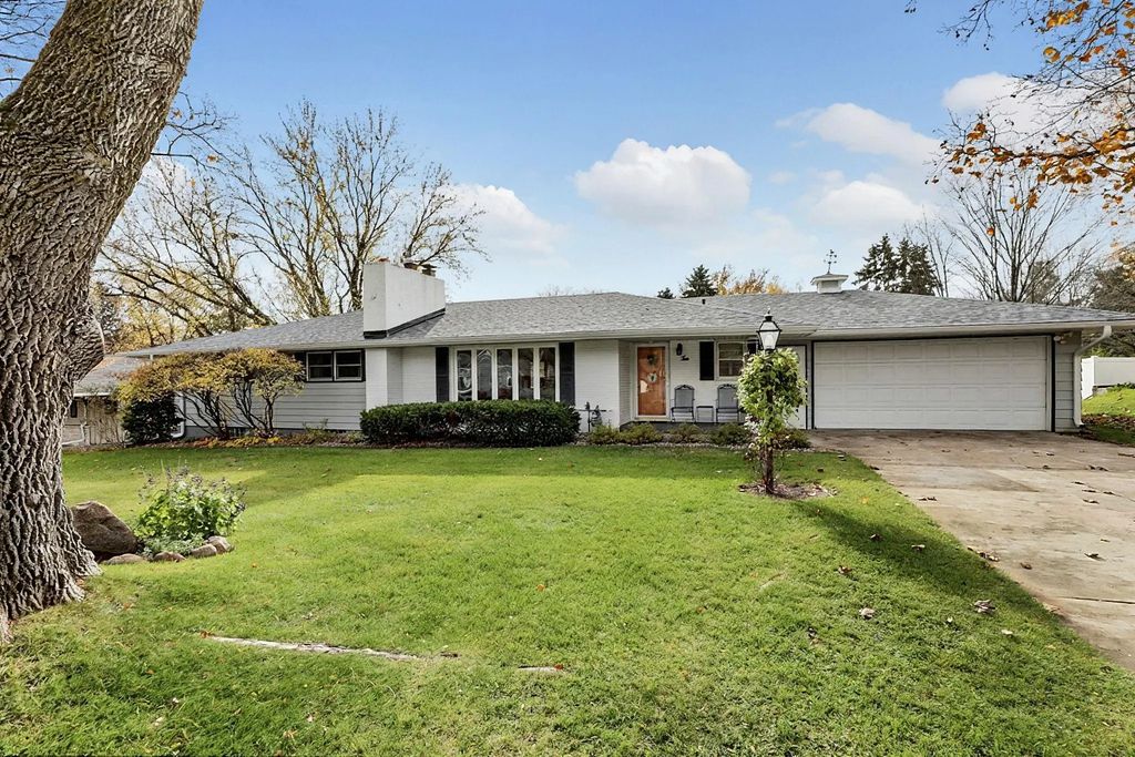 10 Roger Road, Saint Cloud