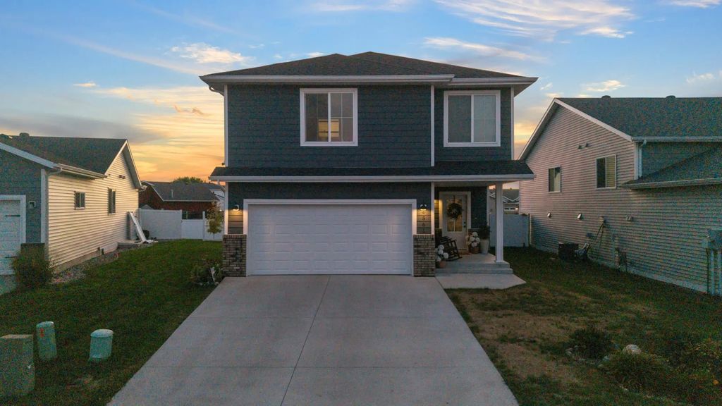 4561 17th Street S, Moorhead