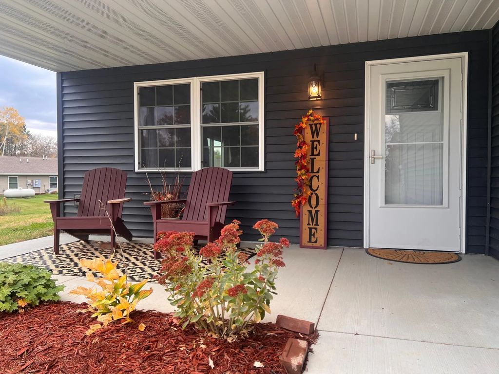 139 Fairview Court, Menomonie