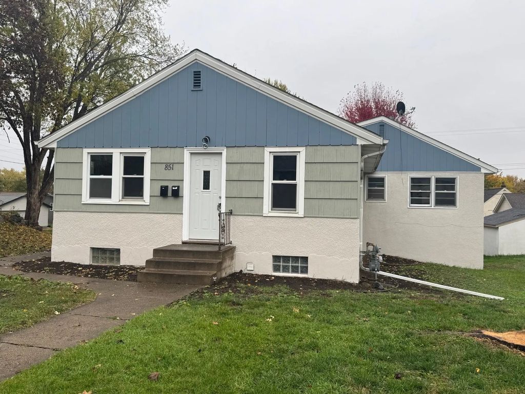 851 8th Avenue S, South Saint Paul
