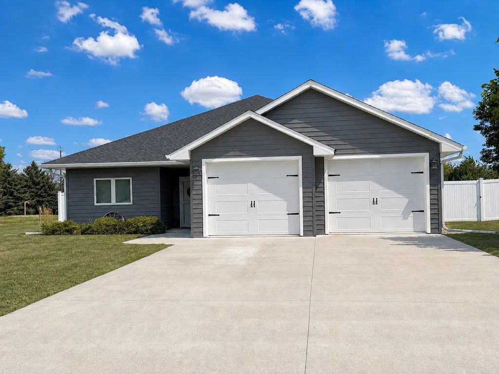 1122 Crystal Lake Drive, Lake Crystal