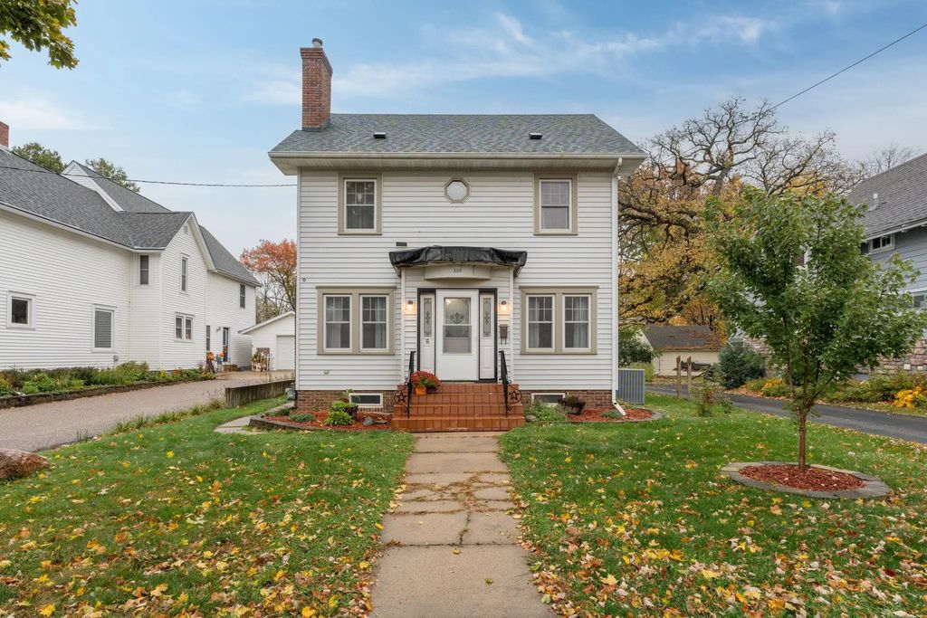 805 Baker Avenue, Mankato