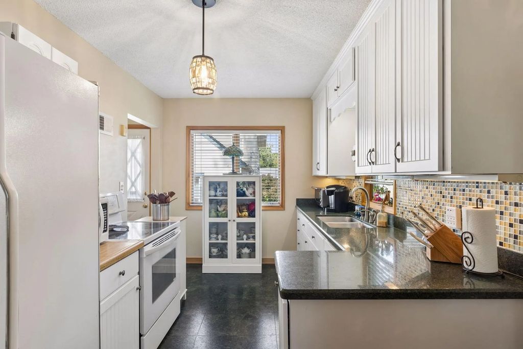 1190 Ottawa Avenue, West Saint Paul