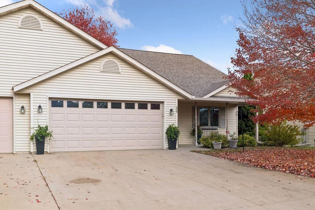 806 5th Avenue, Goodhue