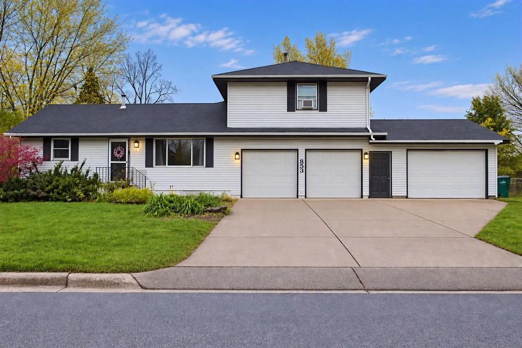 853 40th Lane, Anoka