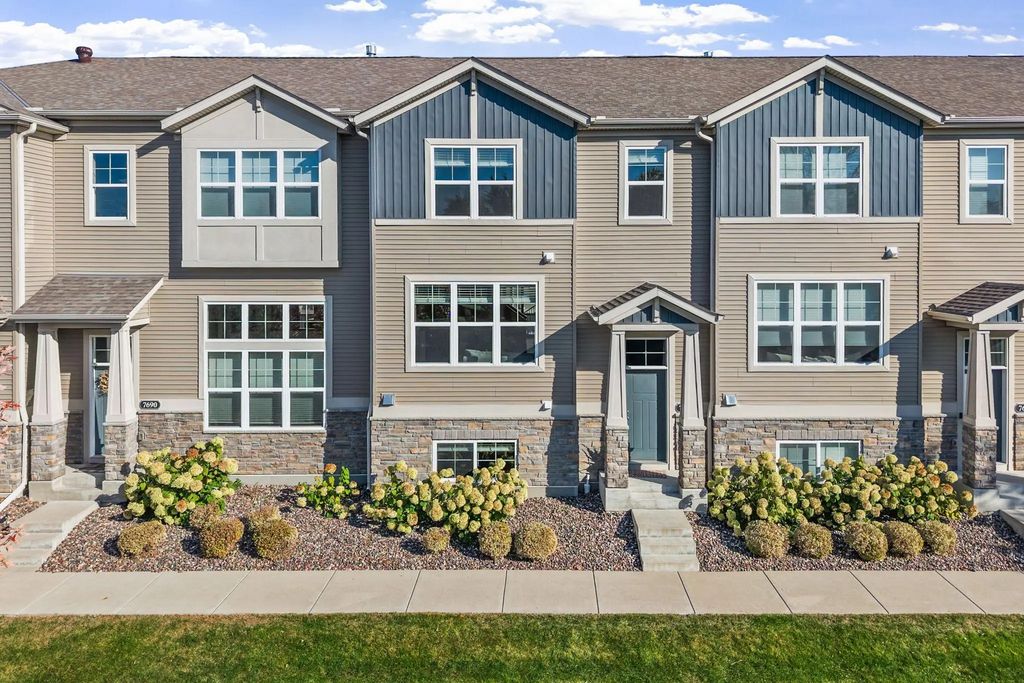 7692 77th Place, Victoria