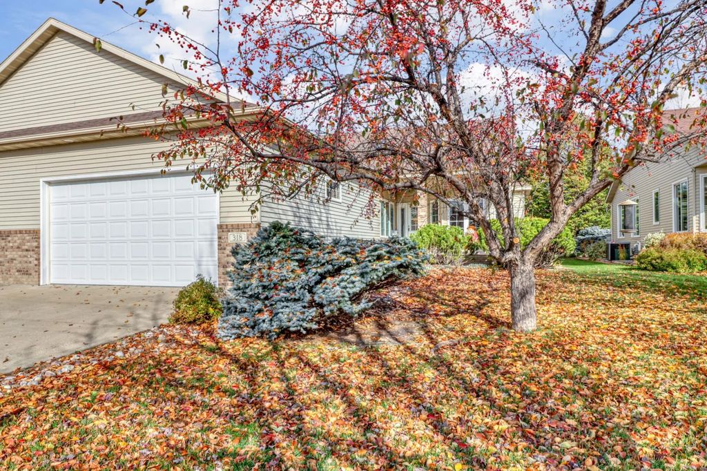 318 44th Avenue S, Moorhead