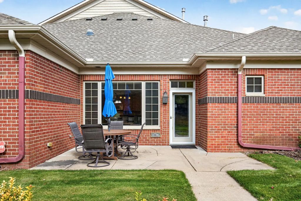 11770 Vermillion Street Ne G, Blaine