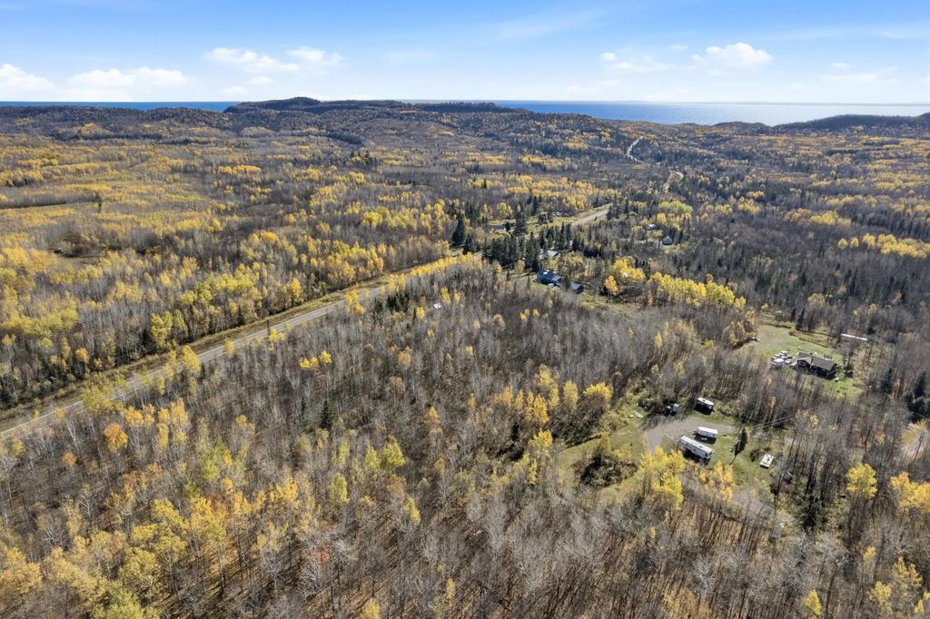 6269 Highway 1, Silver Bay