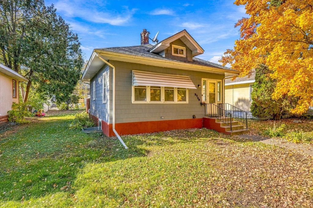 3736 18th Avenue S, Minneapolis