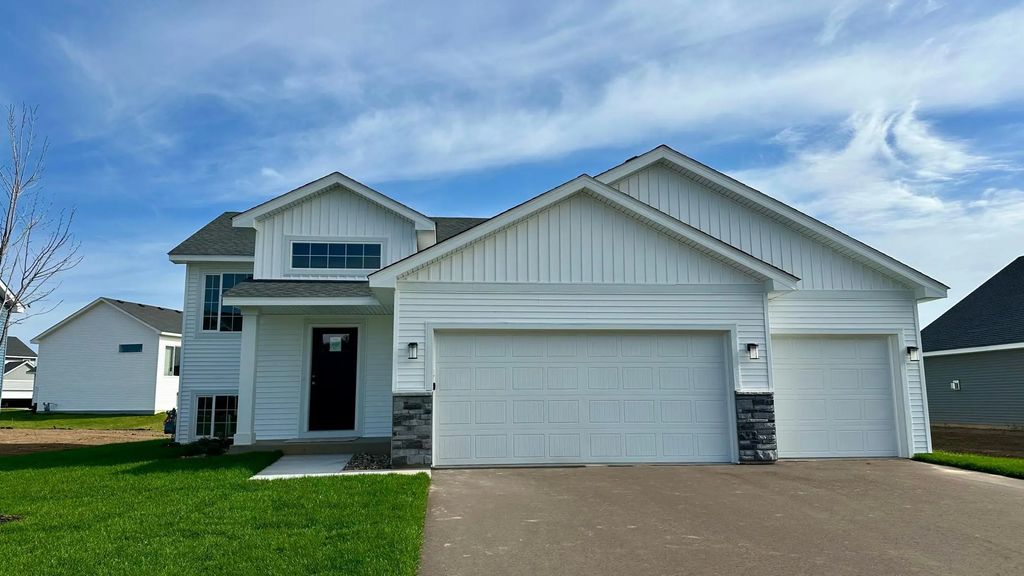 610 Grouse Way, New Richmond