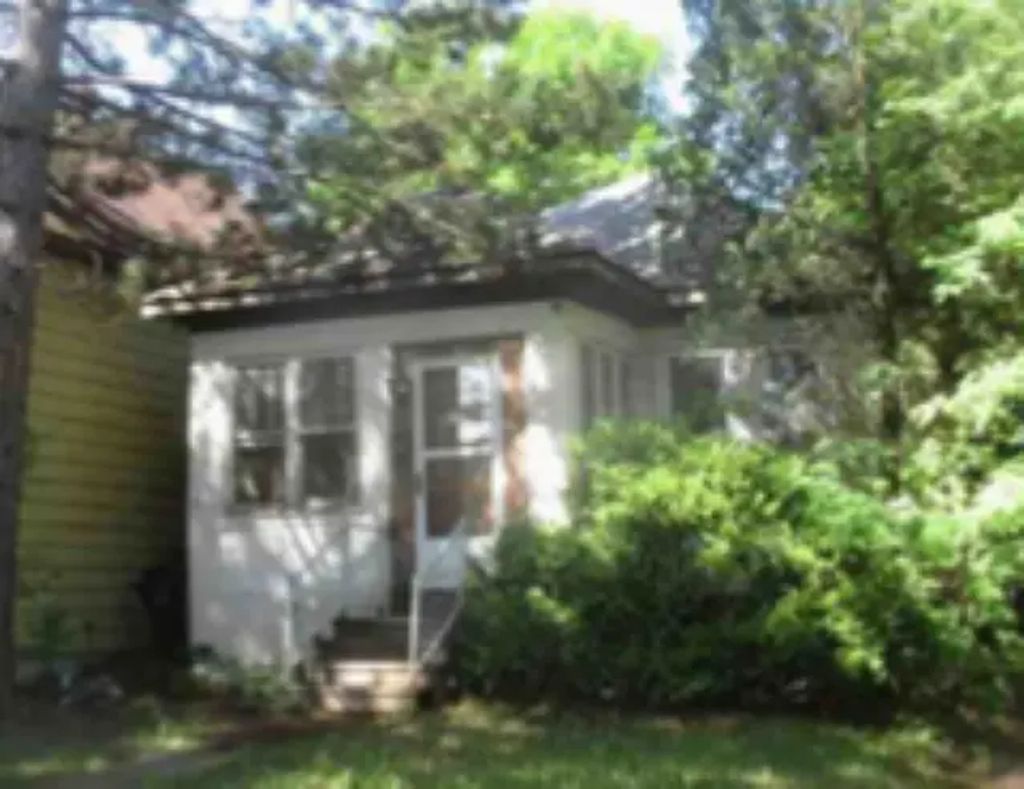 2211 2nd Avenue E, Hibbing