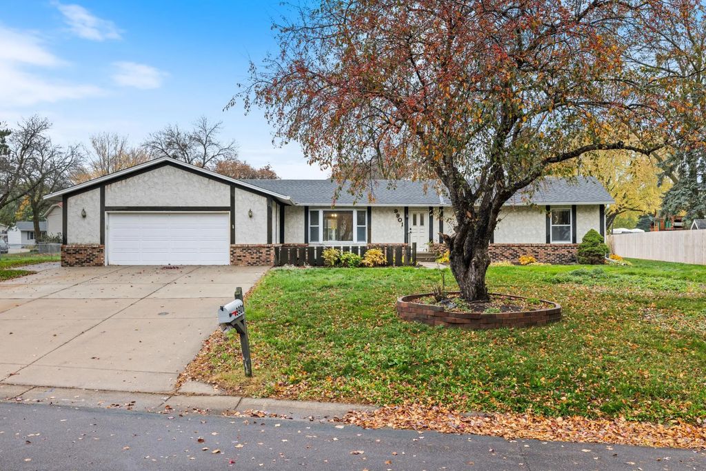 9901 Kilmer Lane N, Maple Grove