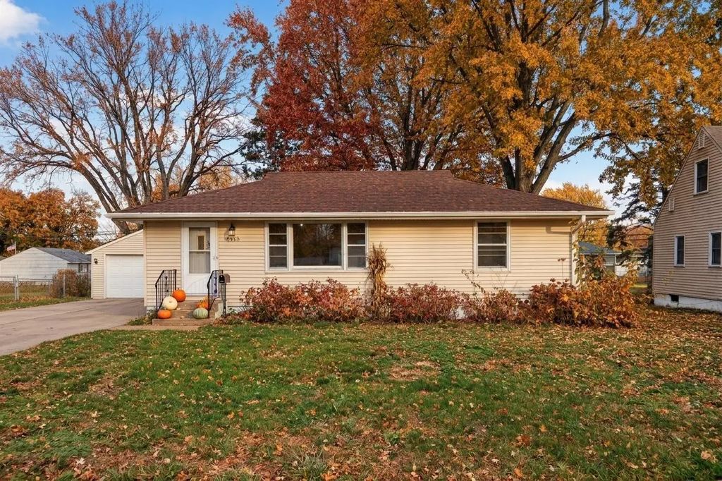 5373 Horizon Drive Ne, Fridley