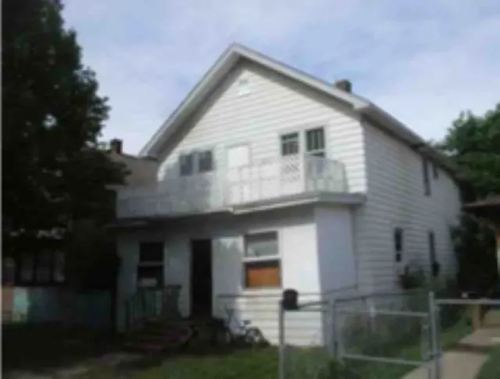 1607 3rd Avenue E, Hibbing
