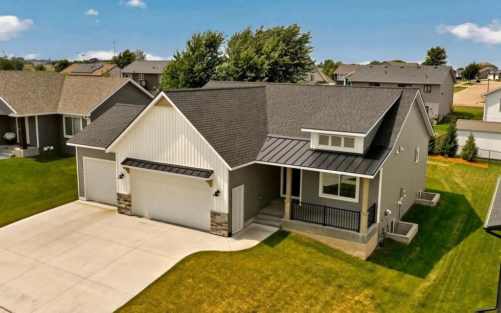 1830 Brandt Drive Ne, Byron