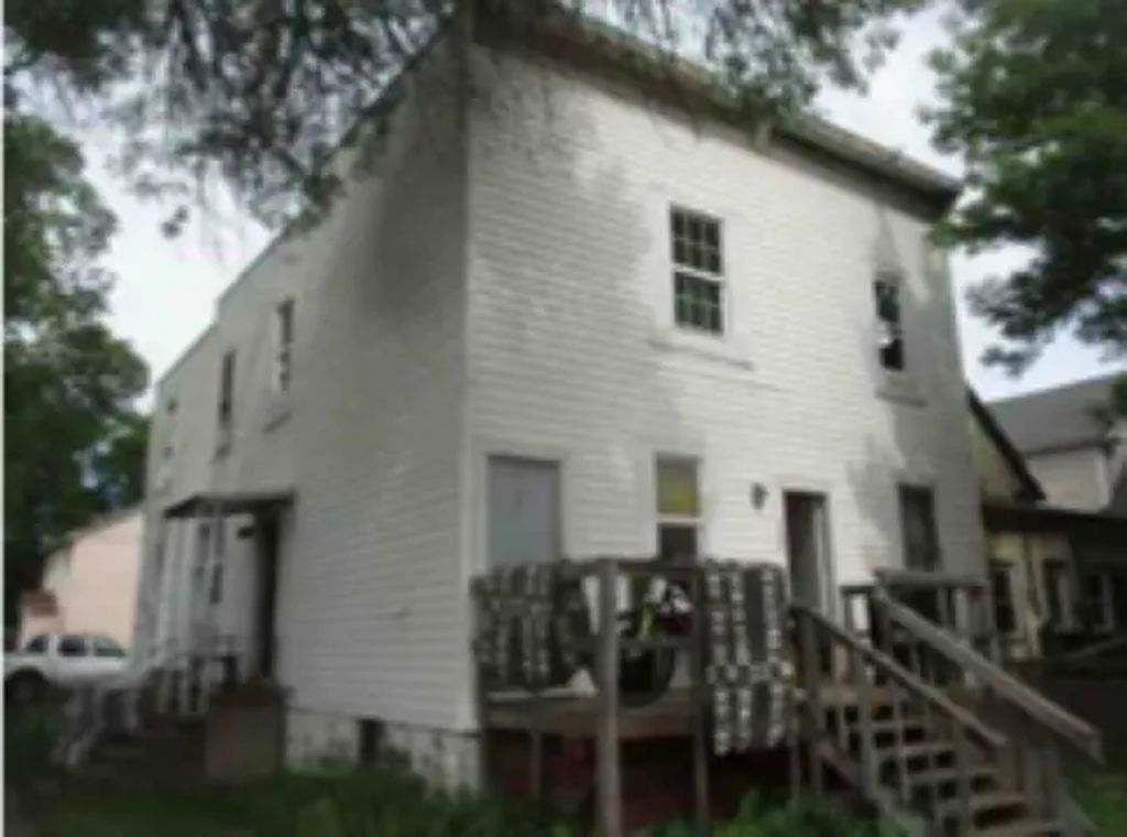 2147 2nd Avenue W, Hibbing