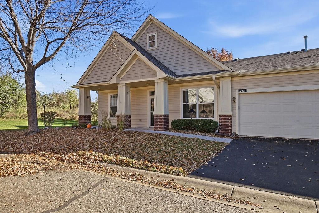 13552 Brass Parkway, Rosemount
