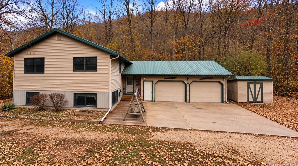 26850 Miner Valley Road, Winona