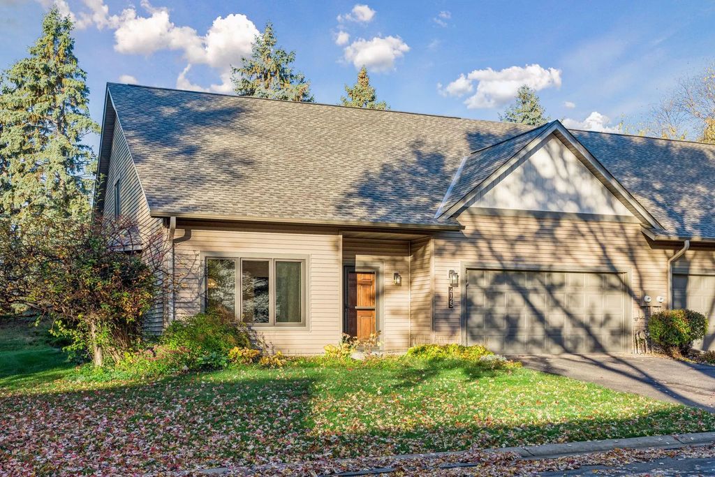 4125 Upland Lane N, Plymouth