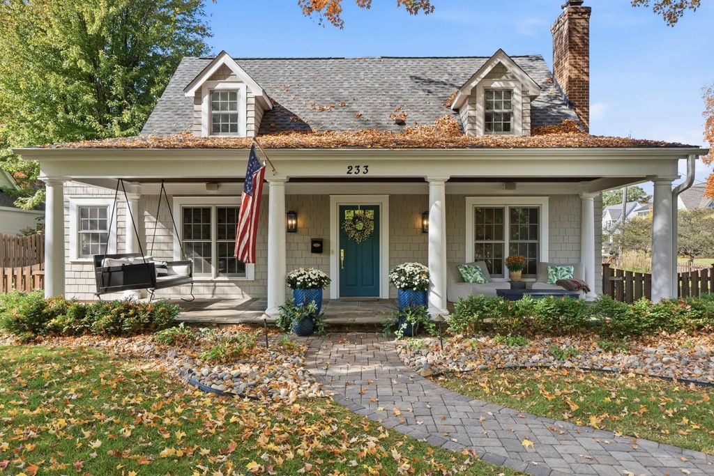 233 Broadway Avenue N, Wayzata