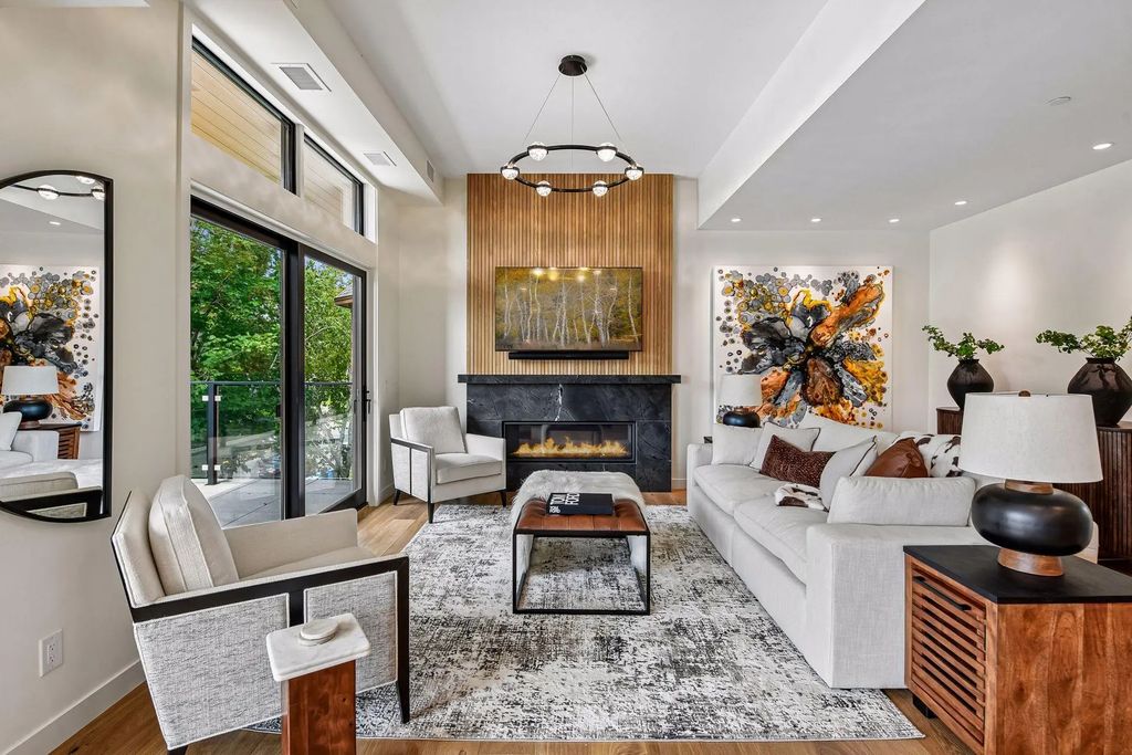 150 Broadway Avenue S 3c, Wayzata