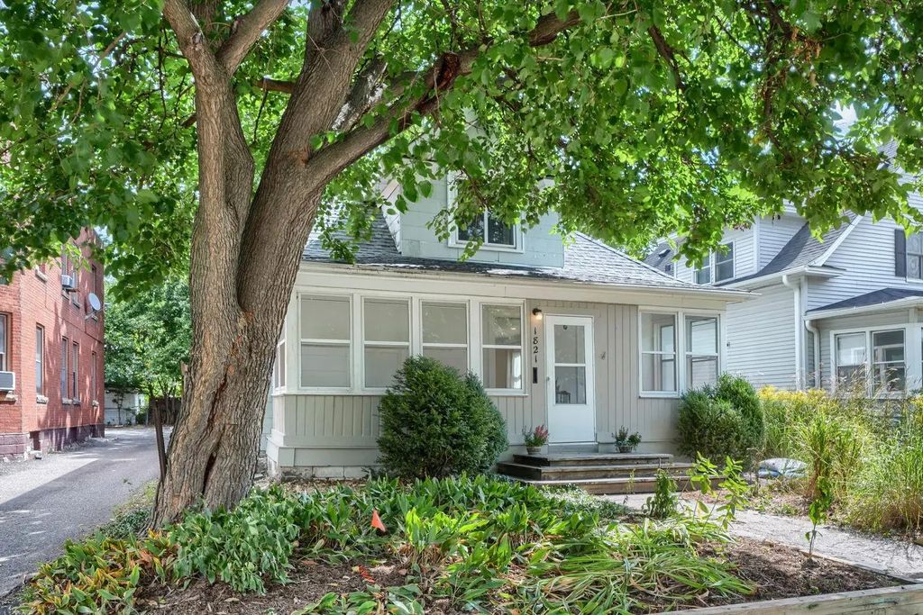 1821 Fillmore Street Ne, Minneapolis