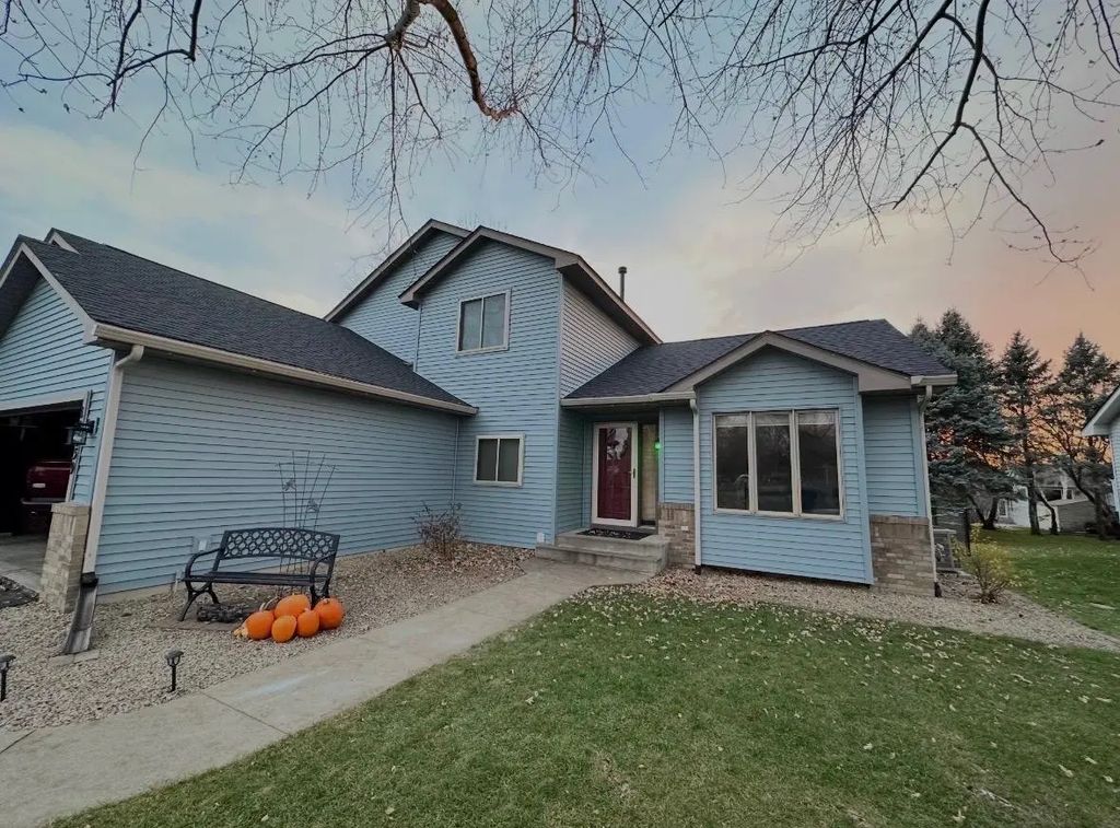 18859 Englewood Way, Farmington