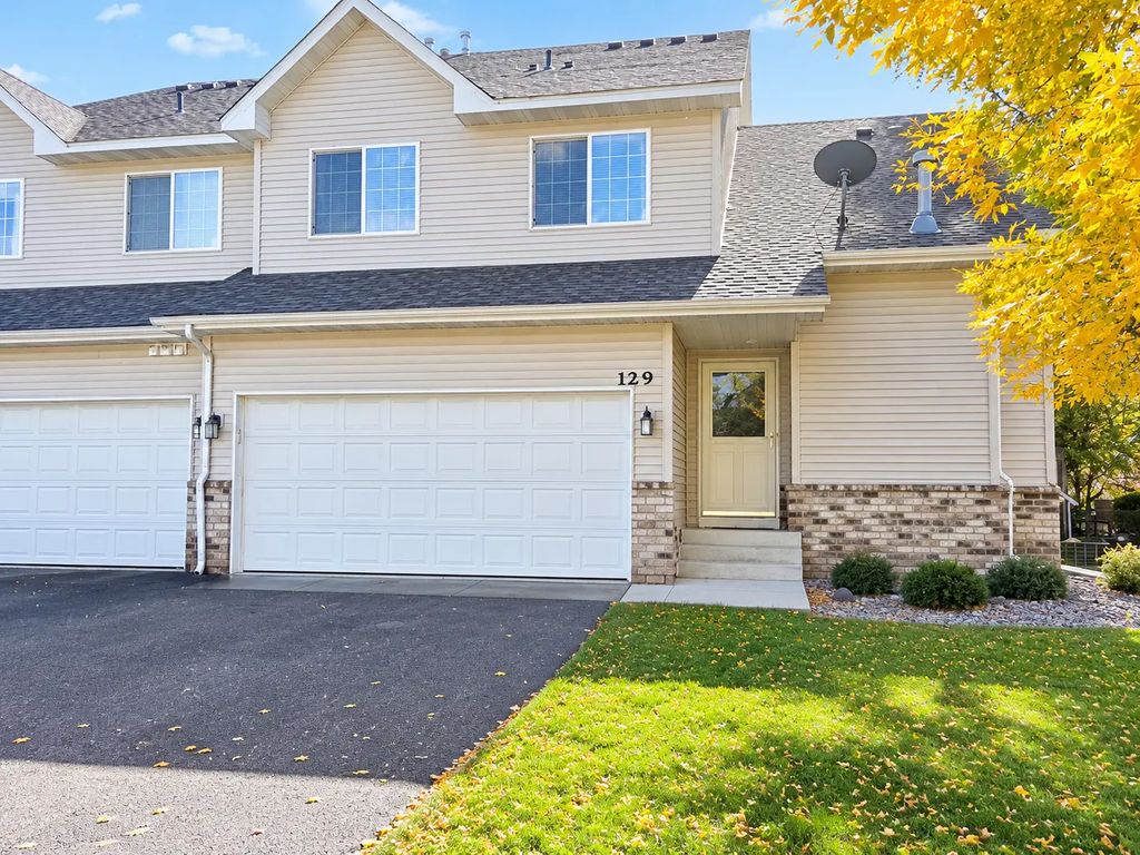 129 Appleblossom Lane, Shakopee