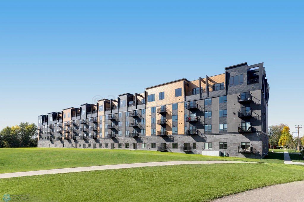 505 Oak Street N 503, Fargo