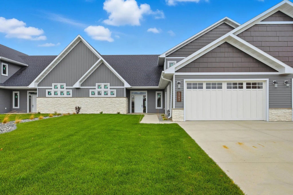 5784 31st Street S, Fargo