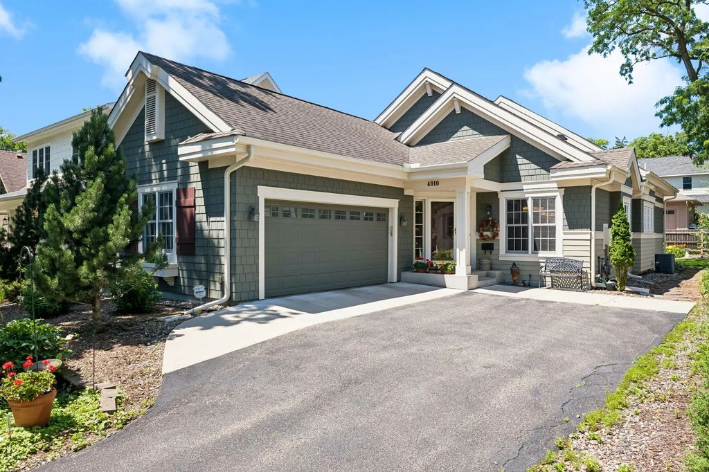 4010 Sunnyside Road, Edina