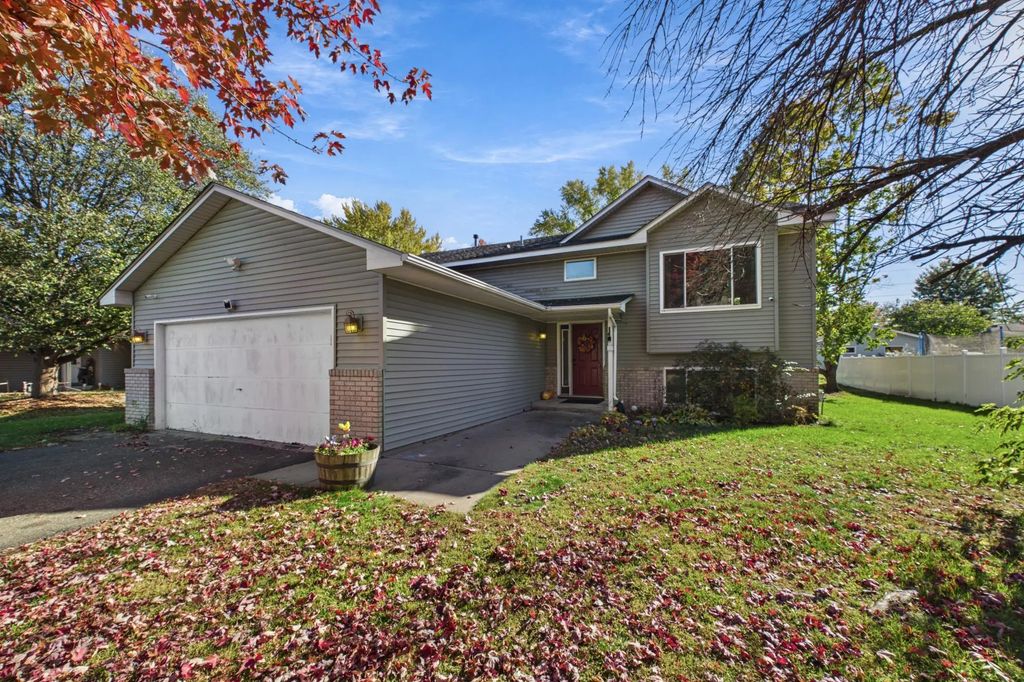 1536 122nd Lane Ne, Blaine