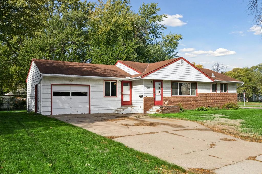 5737 Northport Drive, Brooklyn Center