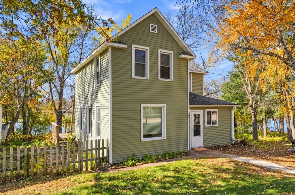 130 Birch Street Se, New London