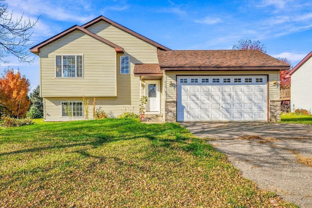715 Jewell Street, Mora