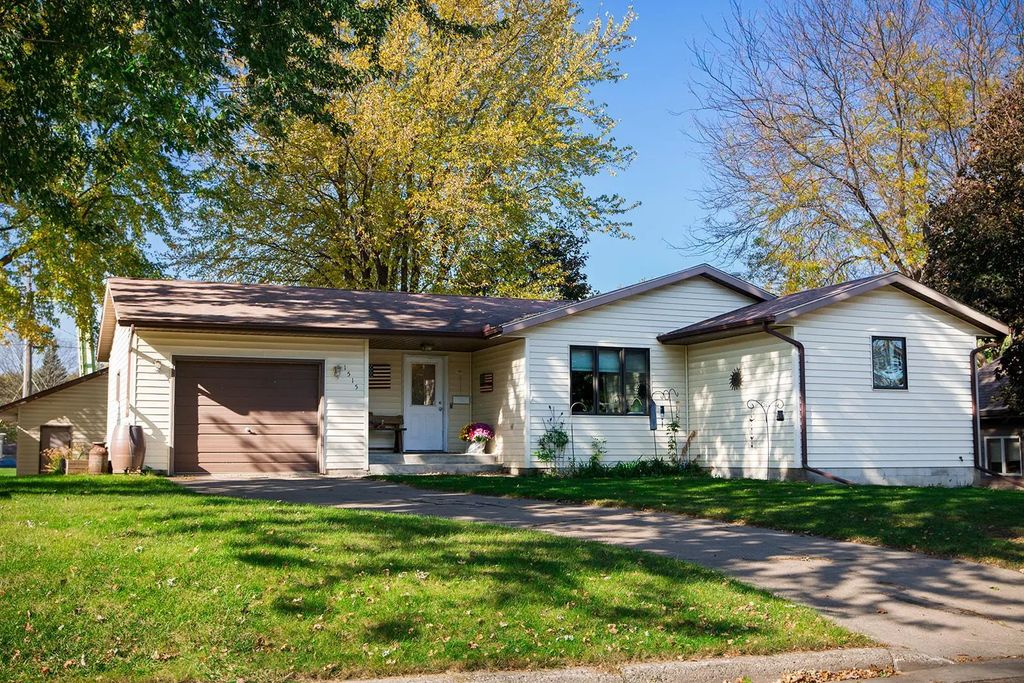 1515 Chandler Avenue N, Glencoe