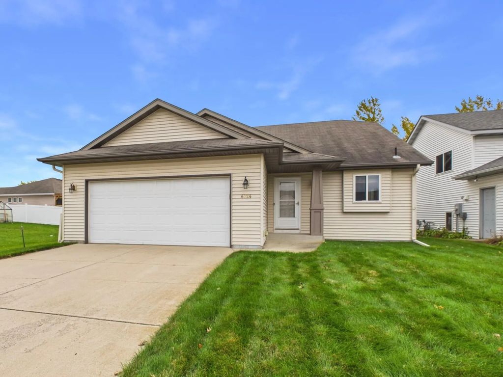 6724 Black Spruce Street, Saint Cloud