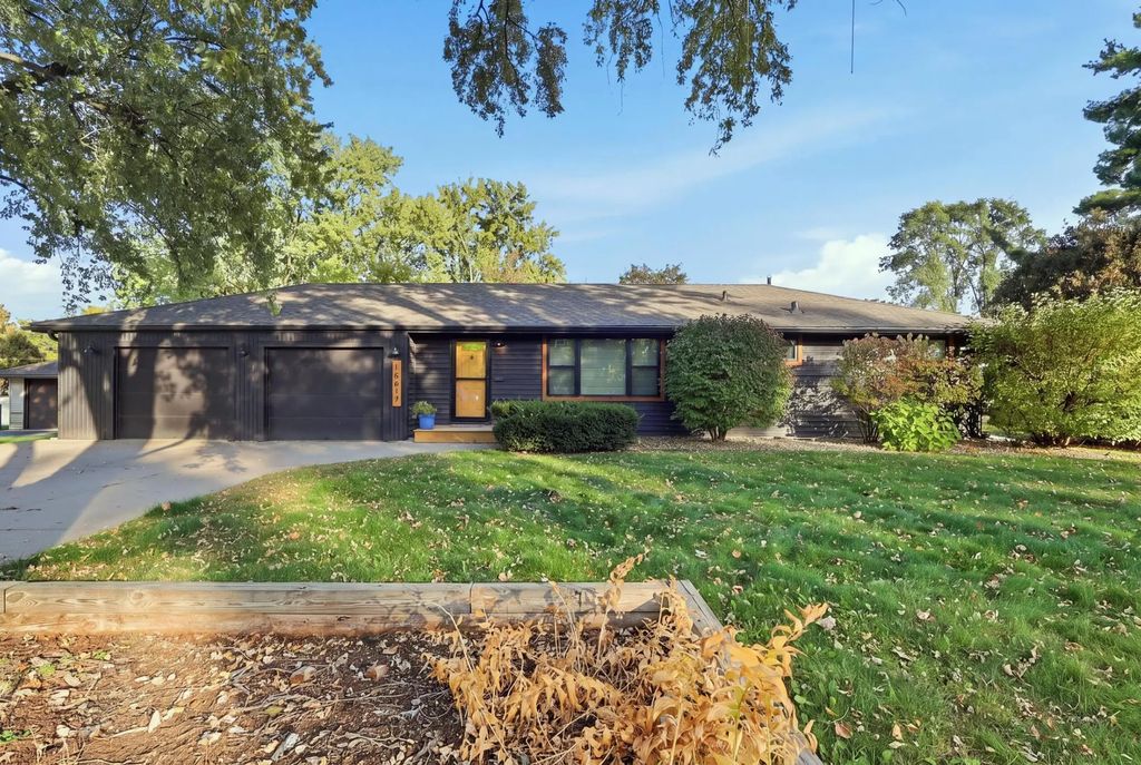 10617 Thomas Avenue S, Bloomington