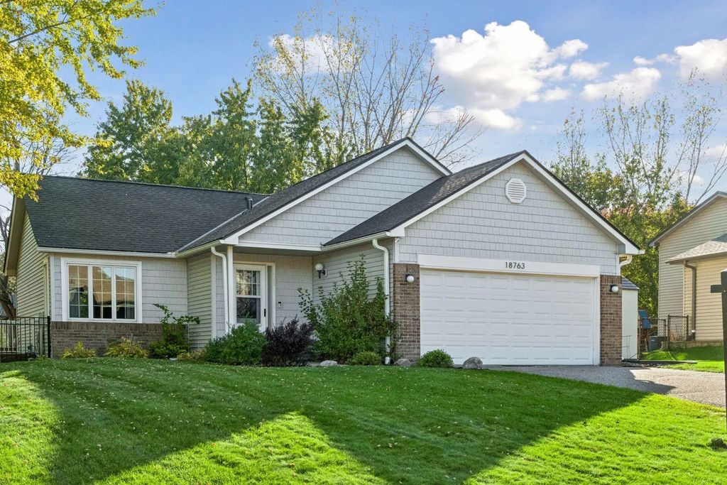 18763 Pennington Avenue, Eden Prairie