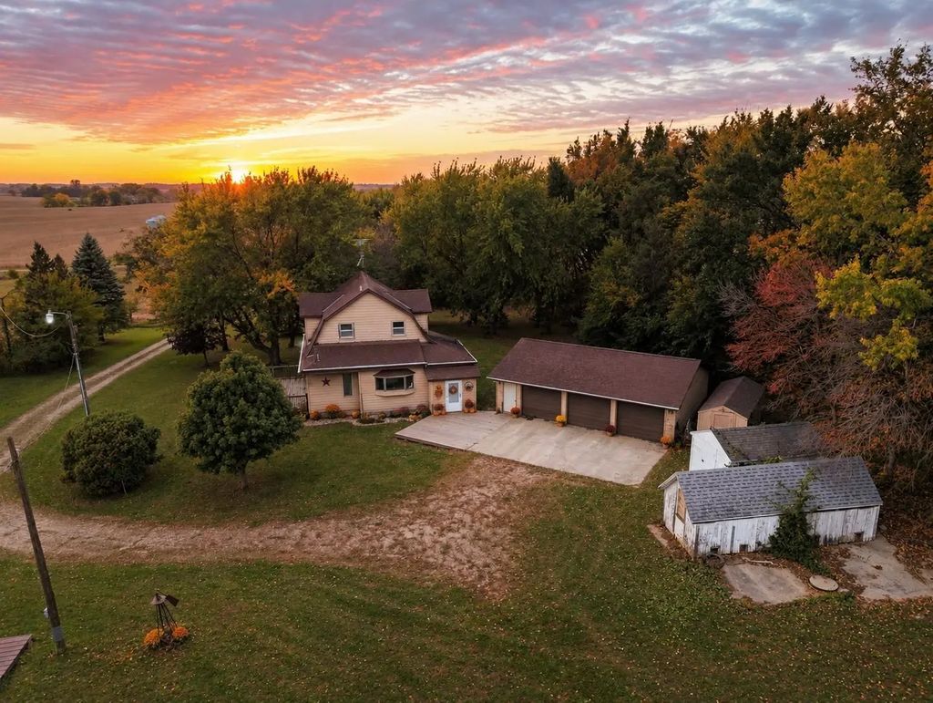 91224 510th Avenue, Windom