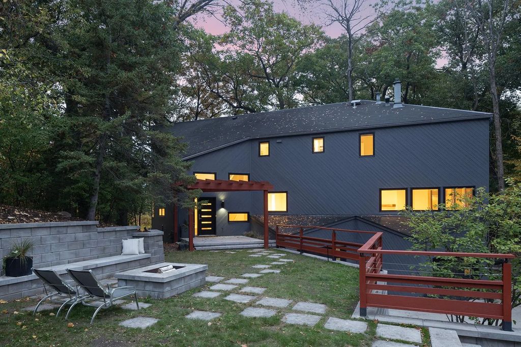 14717 Minnehaha Place, Minnetonka
