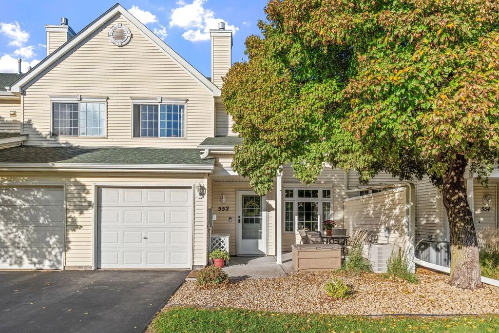 552 Aqua Circle, Lino Lakes