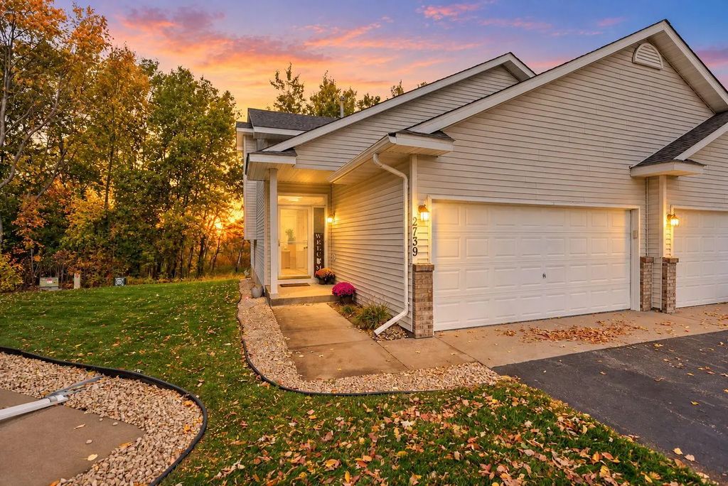 2739 230th Court Nw, Saint Francis