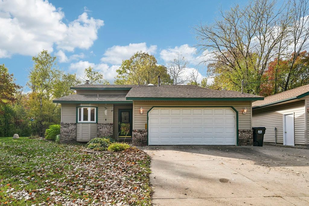 2098 64th Street, Lino Lakes