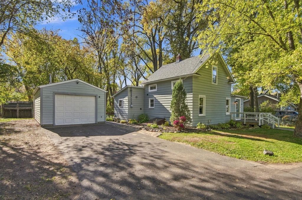 5340 Eagle Street, White Bear Twp