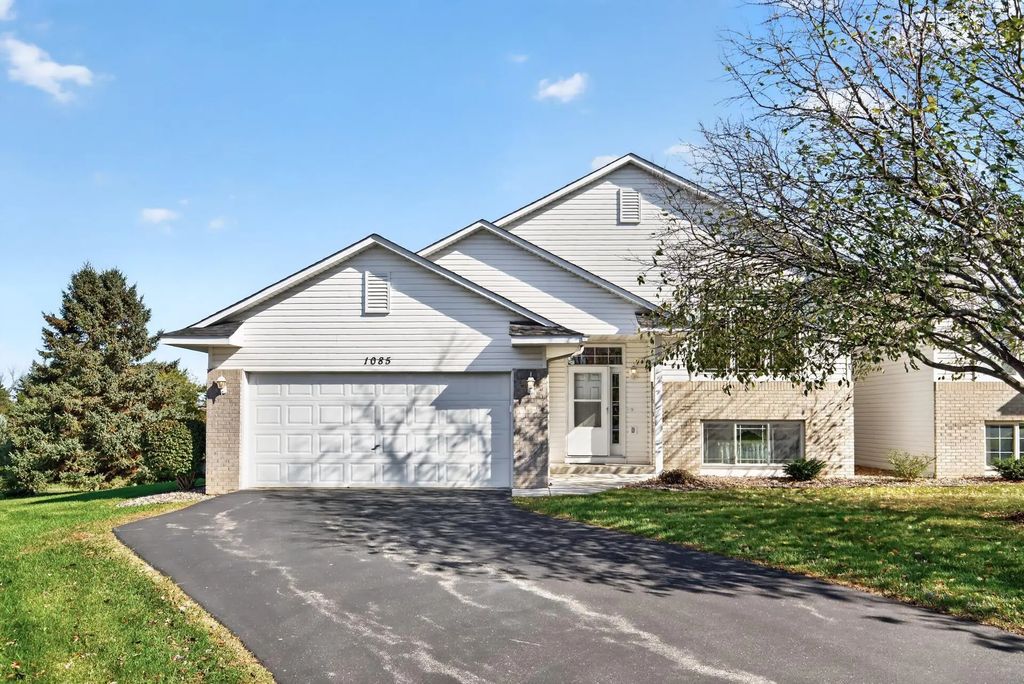 1085 Lilac Court, Shakopee