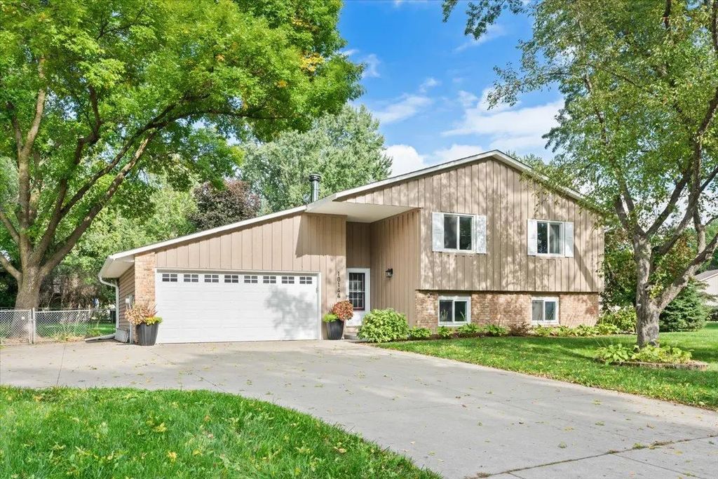 10144 Boundary Creek Terrace, Maple Grove