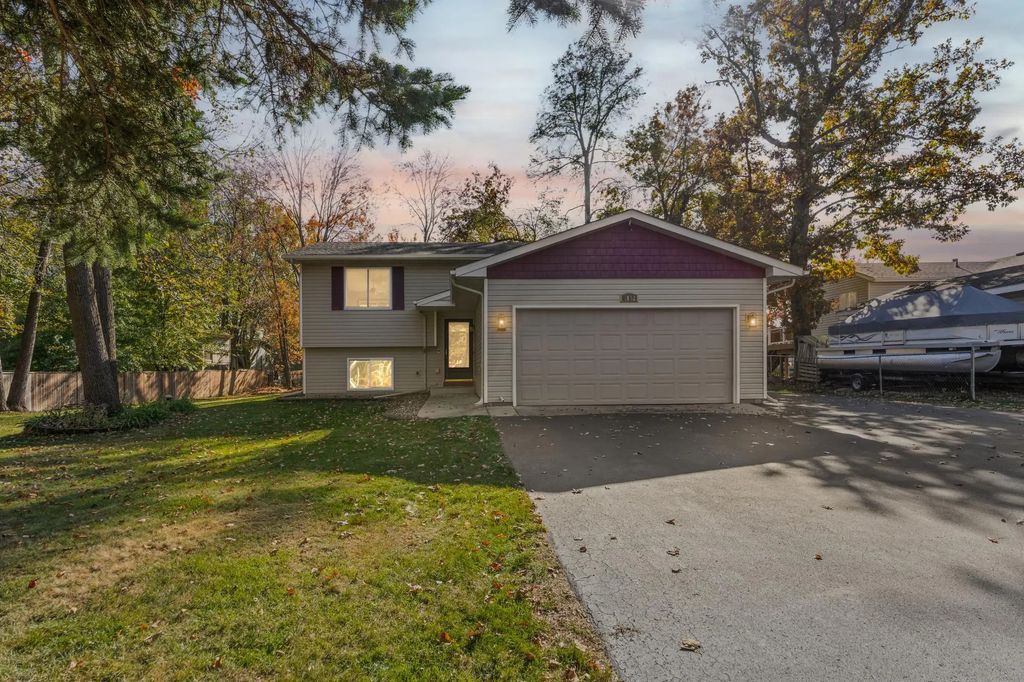 1832 Center Street, Centerville
