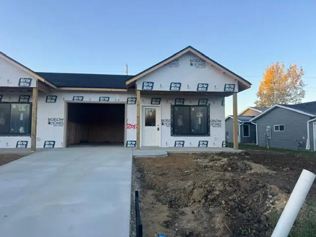 2012 E 20th Street, Zumbrota